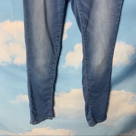 Mudd- Skinny Midrise Jeans - Picture 5 of 15